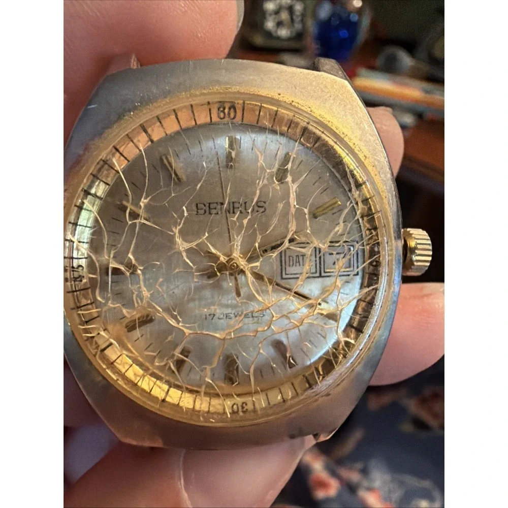 Vintage Benrus 17 Jewels Manual Wind Mens Watch Not Working needs Glass Parts